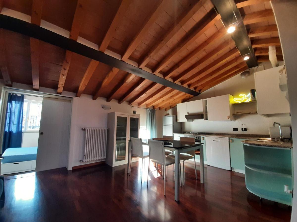 Appartamento Sui Tetti Di Parma Exterior photo