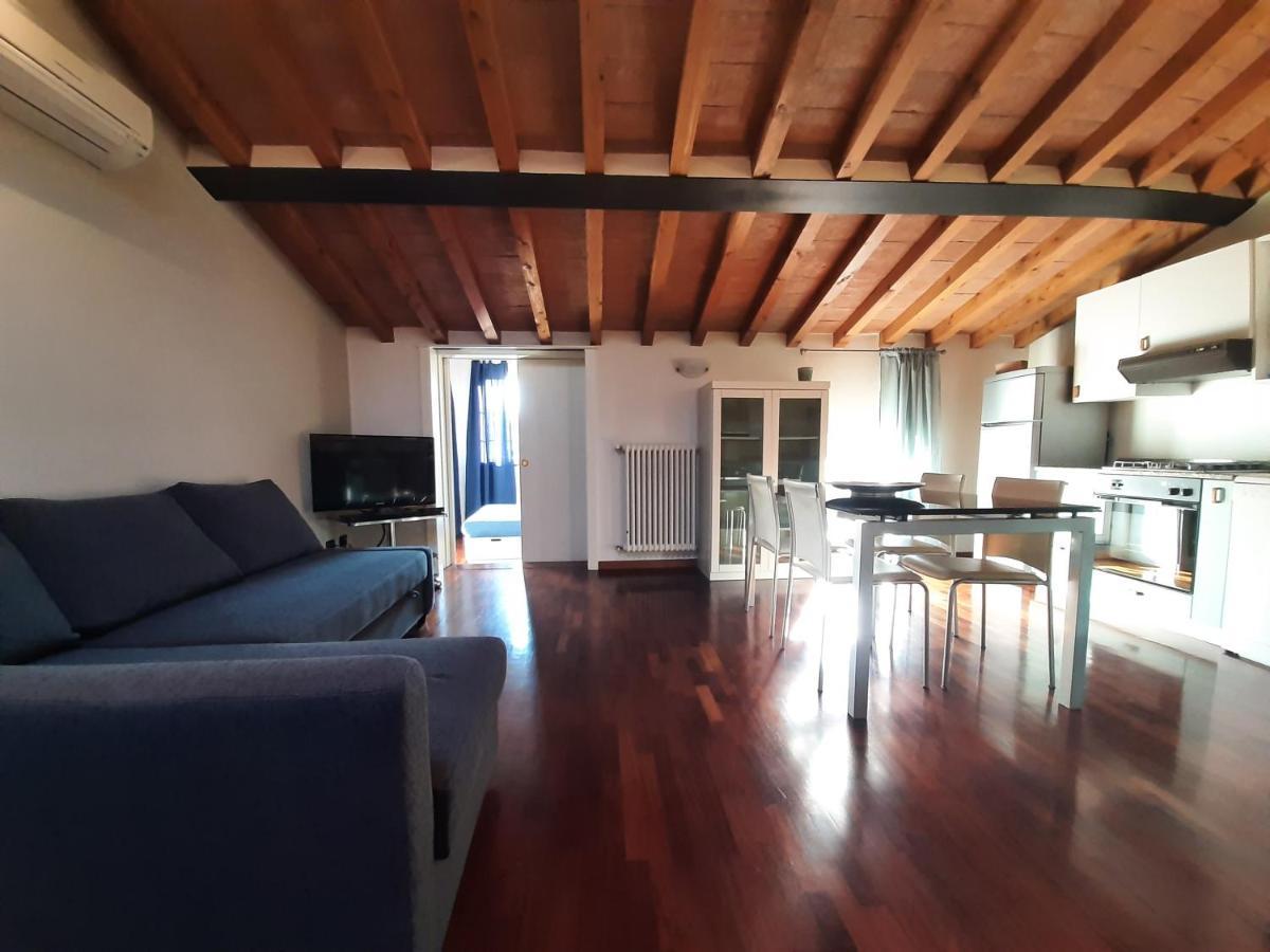 Appartamento Sui Tetti Di Parma Exterior photo