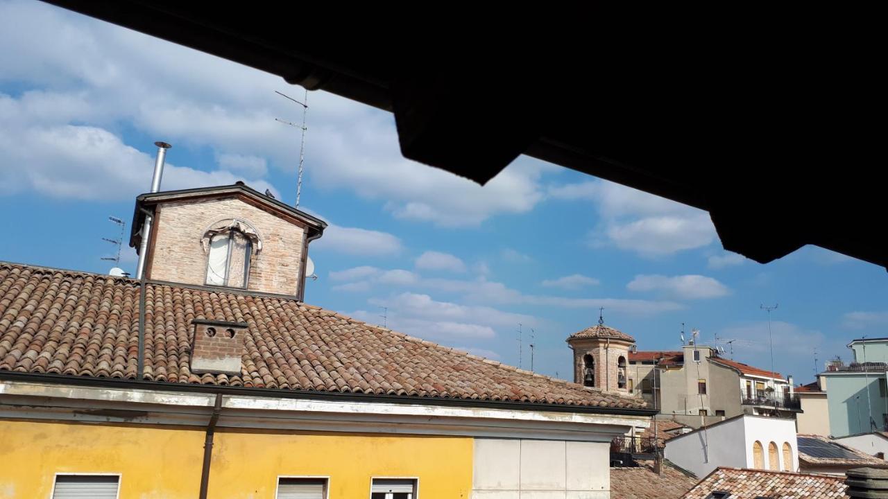 Appartamento Sui Tetti Di Parma Exterior photo